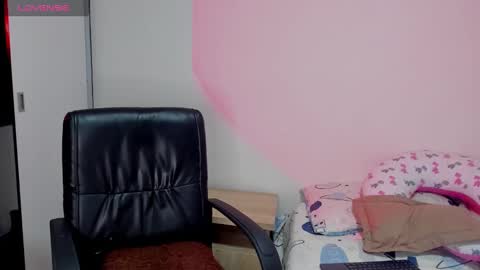 Snapshot of abby_saenz01 chatting on 12/27/24, 01:43 Abby Saenz online show from 12/27/24, 01:43