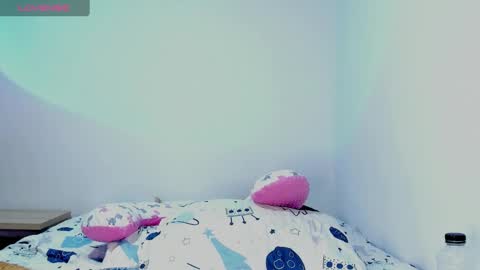 Snapshot of abby_saenz01 chatting on 01/12/25, 11:04 Abby Saenz online show from 01/12/25, 11:04