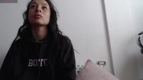 Vannesa online show from 10/12/25, 11:31