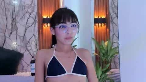 abbybennett1 online show from 10/25/25, 11:07