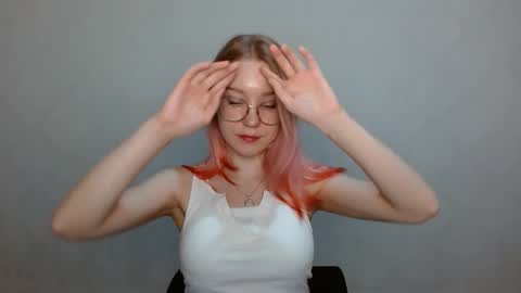 Snapshot of abbymoore__ chatting on 12/11/24, 11:08 Abby Lovense is active online show from 12/11/24, 11:08