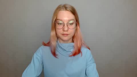 Snapshot of abbymoore__ chatting on 12/20/24, 01:00 Abby Lovense is active online show from 12/20/24, 01:00