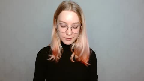 Snapshot of abbymoore__ chatting on 01/07/25, 12:09 Abby Lovense is active online show from 01/07/25, 12:09