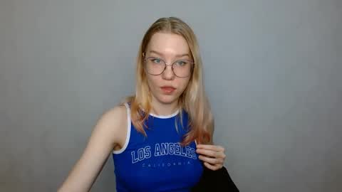 Snapshot of abbymoore__ chatting on 02/02/25, 01:08 Abby Lovense is active online show from 02/02/25, 01:08
