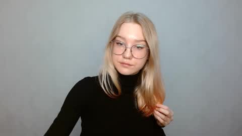 Snapshot of abbymoore__ chatting on 02/03/25, 01:08 Abby Lovense is active online show from 02/03/25, 01:08