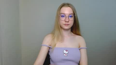 Abby Lovense is active online show from 03/04/26, 01:50