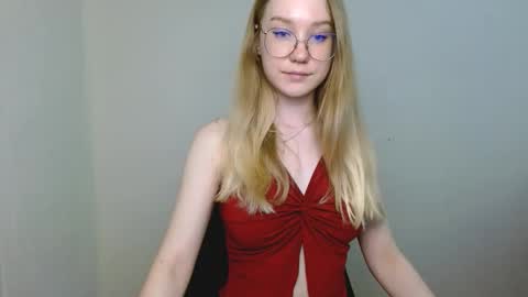Abby Lovense is active online show from 03/11/26, 12:22