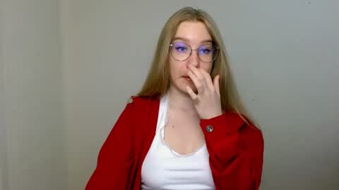Abby Lovense is active online show from 06/13/26, 10:35