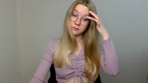 Abby Lovense is active online show from 06/18/26, 09:09
