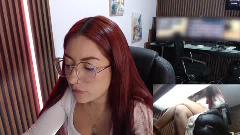 Snapshot of abbystones chatting on 02/25/25, 02:33 Abby Stones online show from 02/25/25, 02:33