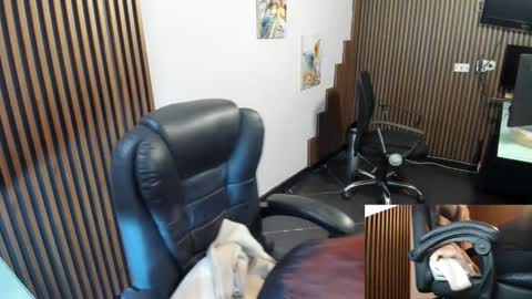 Abby Stones online show from 10/29/25, 10:39