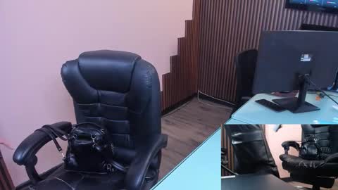 Abby Stones online show from 12/04/25, 11:19