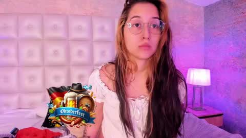 Snapshot of abbysweet1_ chatting on 10/01/25, 11:38 Abigail online show from 10/01/25, 11:38