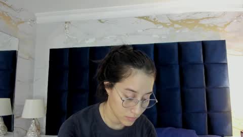 Abigail online show from 04/10/26, 12:21