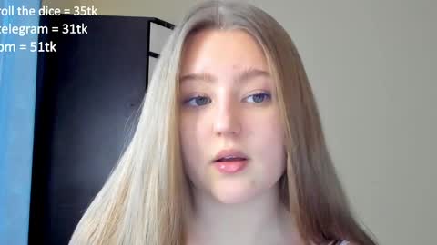 Snapshot of abbywyte chatting on 01/11/25, 11:12 Abby    Stream at Sat  Sun  Mon  Fri online show from 01/11/25, 11:12