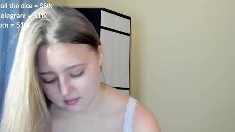 Snapshot of abbywyte chatting on 01/18/25, 01:18 Abby    Stream at Sat  Sun  Mon  Fri online show from 01/18/25, 01:18