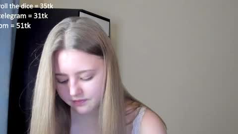 Snapshot of abbywyte chatting on 01/25/25, 01:19 Abby    Stream at Sat  Sun  Mon  Fri online show from 01/25/25, 01:19
