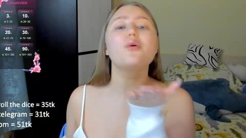 Snapshot of abbywyte chatting on 02/23/25, 03:40 Abby    Stream at Sat  Sun  Mon  Fri online show from 02/23/25, 03:40