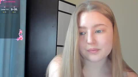 Snapshot of abbywyte chatting on 03/02/25, 01:27 Abby    Stream at Sat  Sun  Mon  Fri online show from 03/02/25, 01:27