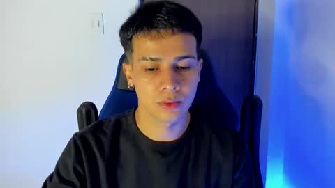 Independence model AbelAsburgo online show from 01/15/25, 01:34