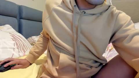 Independence model AbelAsburgo online show from 09/13/25, 01:38