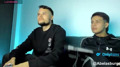 Independence model AbelAsburgo online show from 11/29/25, 12:13