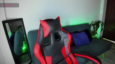 Independence model AbelAsburgo online show from 03/03/26, 12:06