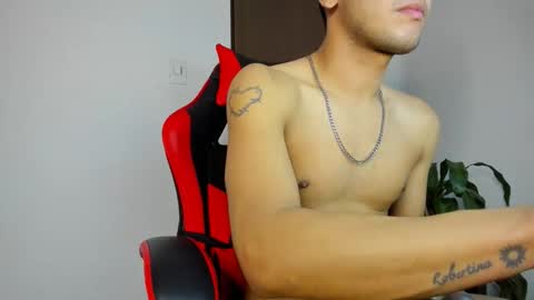 Independence model AbelAsburgo online show from 04/23/26, 06:36