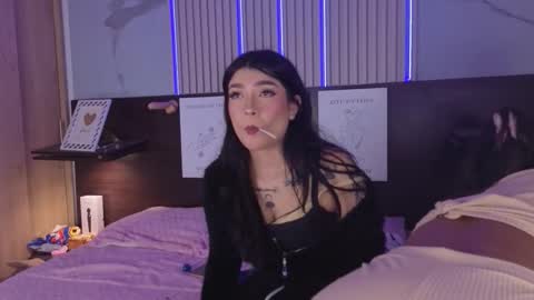 abella_as_ online show from 12/04/25, 07:17