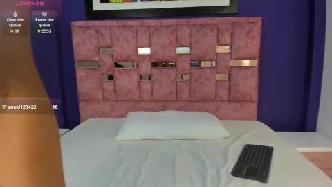 abella_lov online show from 11/24/25, 12:16