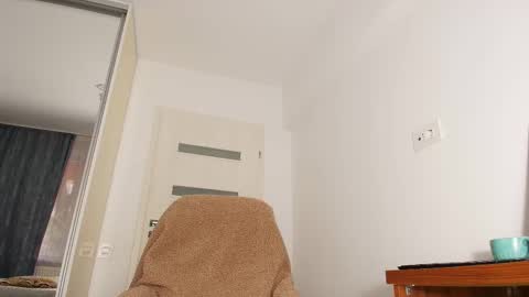 Mermaid online show from 11/17/25, 05:57