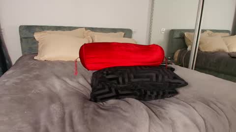 Mermaid online show from 04/23/26, 07:16