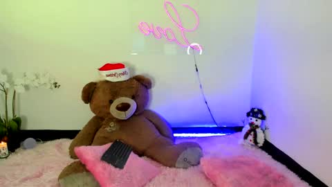  Abella and Kendra  online show from 12/29/24, 08:04