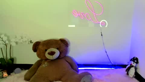  Abella and Kendra  online show from 01/04/25, 10:13