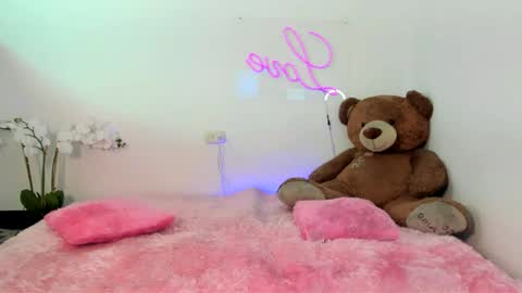  Abella and Kendra  online show from 01/08/25, 07:24