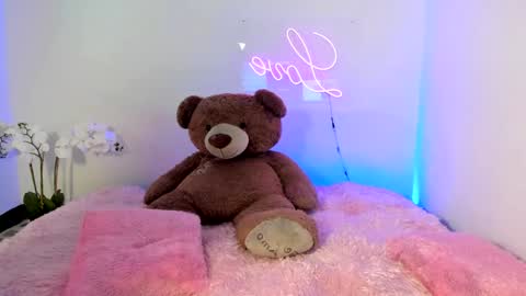  Abella and Kendra  online show from 01/25/25, 10:28