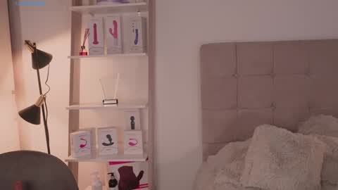  Abella  online show from 12/17/24, 03:28