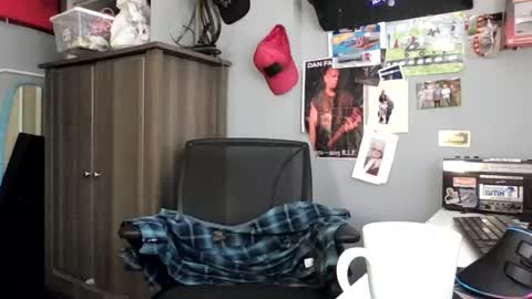 Snapshot of abennett76 chatting on 06/18/26, 02:21 AJ online show from 06/18/26, 02:21