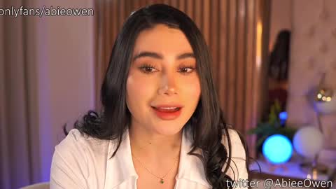 abie_owen online show from 10/03/25, 11:13