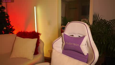 Abigail online show from 12/31/24, 12:43