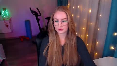 Snapshot of abigail_flex chatting on 12/08/24, 03:45 Anna online show from 12/08/24, 03:45