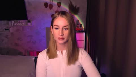 Snapshot of abigail_flex chatting on 11/22/25, 07:24 Anna online show from 11/22/25, 07:24