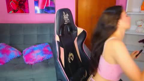 Snapshot of abigail_monroe__ chatting on 10/16/25, 08:32 abigail_monroe__ online show from 10/16/25, 08:32