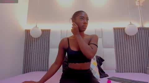 Snapshot of abigail_montoya chatting on 09/25/25, 11:47 Abigail online show from 09/25/25, 11:47