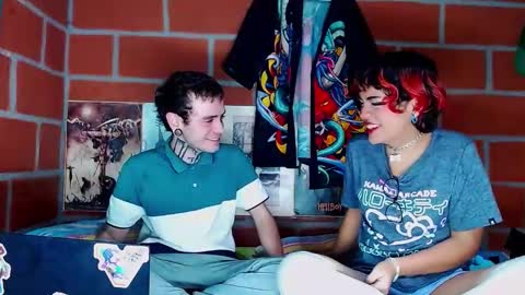 Snapshot of abigailandnoah chatting on 12/23/24, 01:29 Abigail and Noah online show from 12/23/24, 01:29