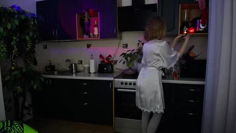 Abigail Mcgee online show from 12/01/25, 04:50