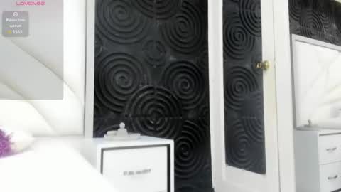 Snapshot of abigailwilliams_ chatting on 11/18/25, 11:14 Abigail online show from 11/18/25, 11:14