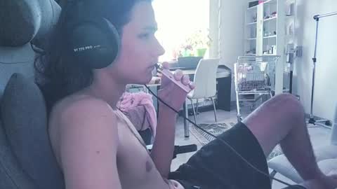 hi  cum in pvt noi extra tip online show from 04/16/26, 08:48