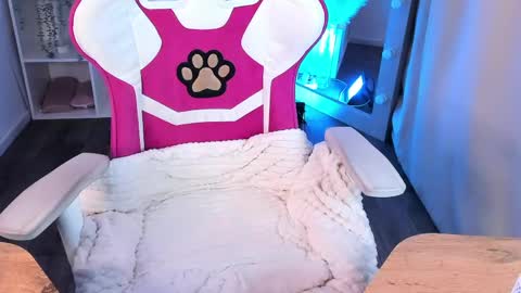 Lily online show from 04/23/26, 05:37