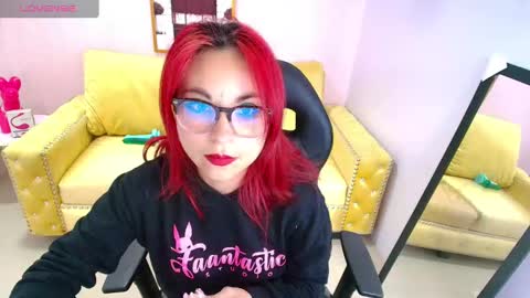 abril_ch_ online show from 01/17/25, 10:55